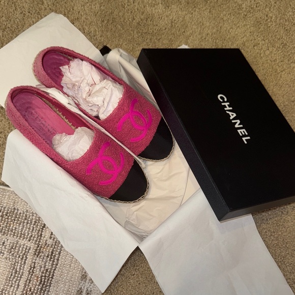 CHANEL Shoes - CHANEL Hot Pink Bouclé Espadrilles with Black Toe Cap